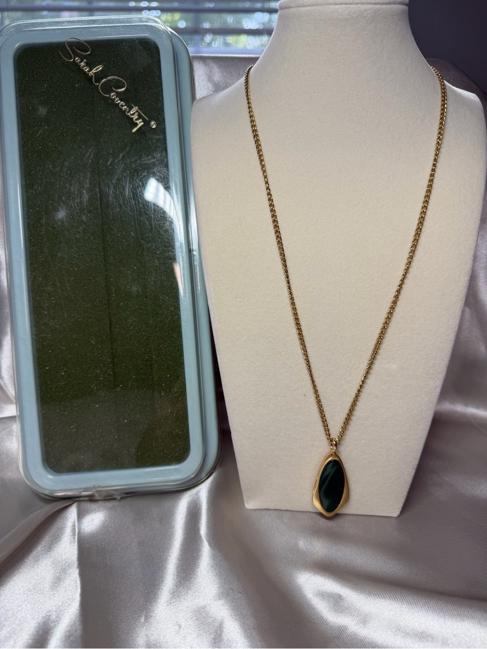 STUNNING Vintage Sarah Coventry Modernist Green Pendant + Box